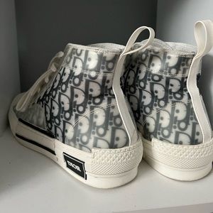 Printed high top sneakers